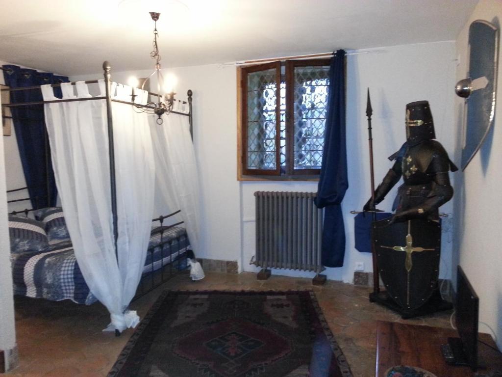 Chateau Des Aiguilles Saint-Rémy-de-Chargnat Szoba fotó